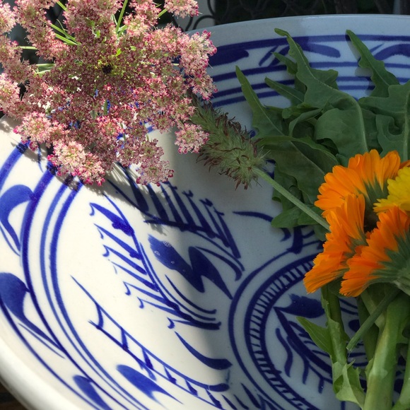{SOLD}🤍Hand-spun Large Asian Serving Bowl Pottery💙 - Picture 6 of 8